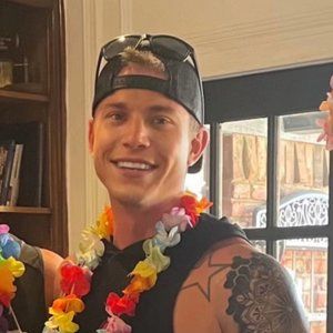 Meet your Posher, Adam